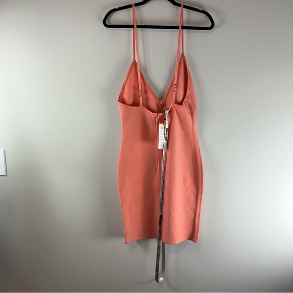 House of CB London Savannah V-Neck Low Plunge Bodycon Dress in Peach Size L - Picture 12 of 15